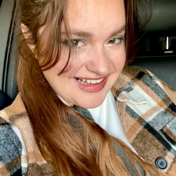 Meet your Posher, Lauren - Picture 1 of 1